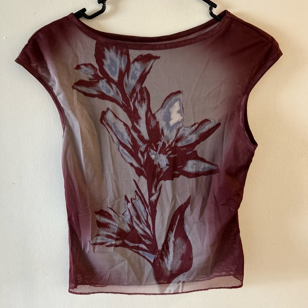 SHEIN Red Graphic Fitted Cap Sleeve Blouse